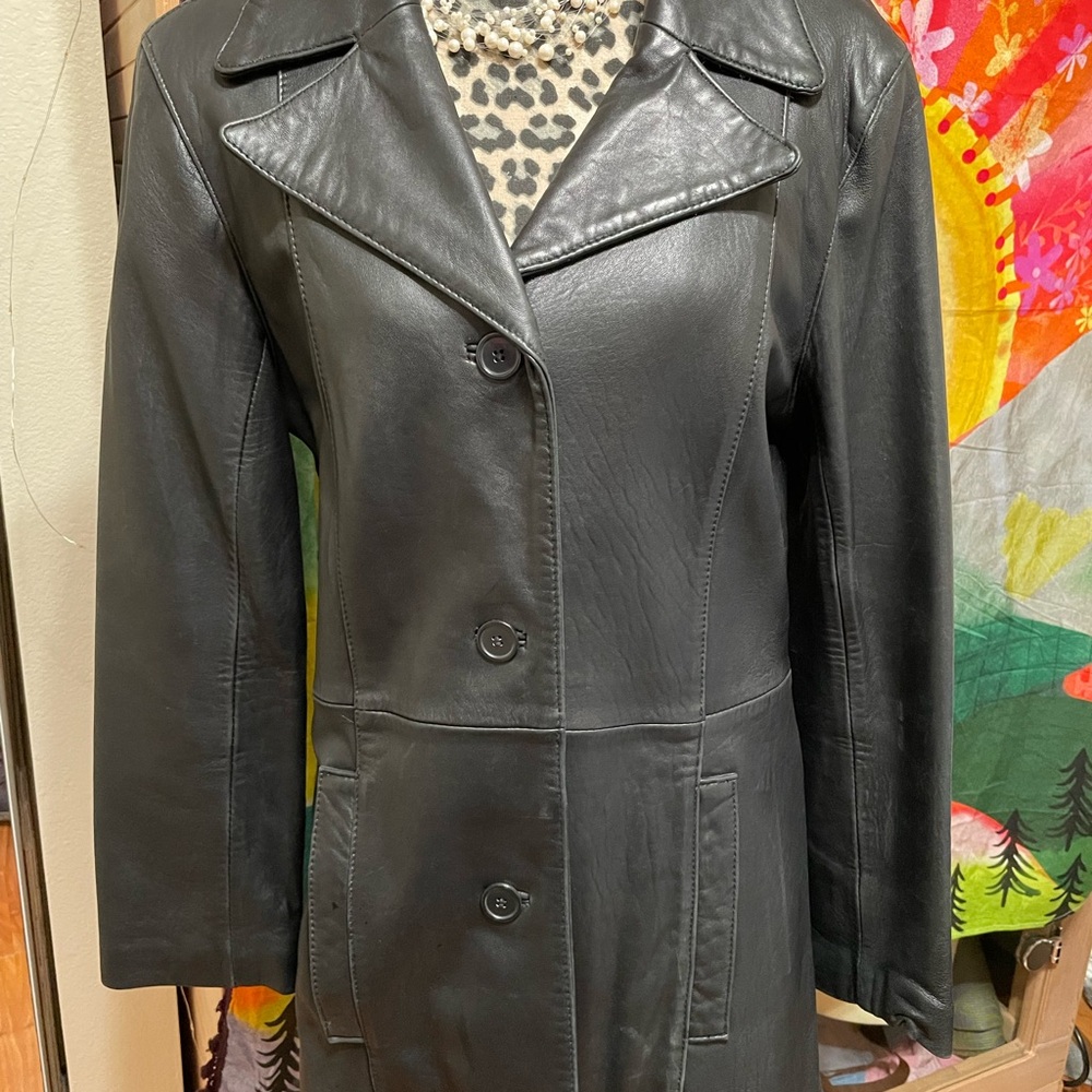 Elegant Black Leather Women's Jacket